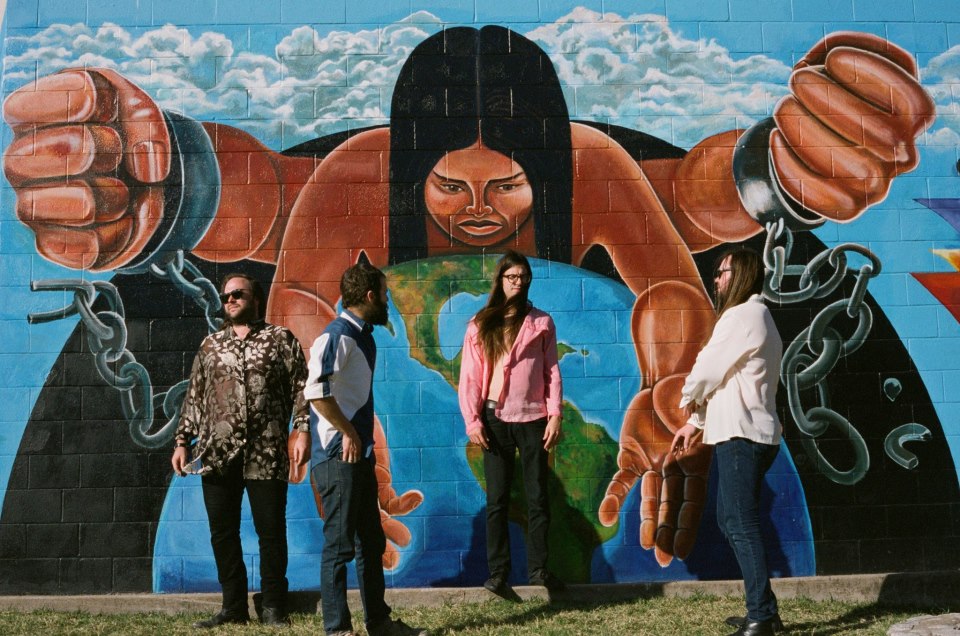 945579_257015881103248_1484889537_n